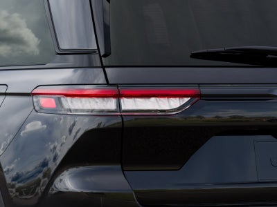 2027 Jeep Grand Cherokee Laredo