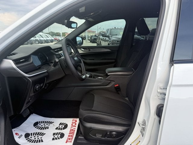 2024 Jeep Grand Cherokee Laredo A
