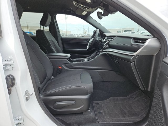 2024 Jeep Grand Cherokee Laredo A