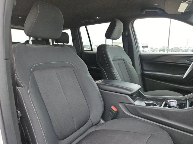 2024 Jeep Grand Cherokee Laredo A