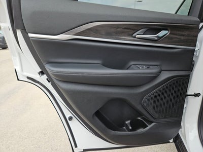 2026 Jeep Grand Cherokee Laredo Altitude