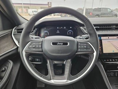 2026 Jeep Grand Cherokee Laredo Altitude