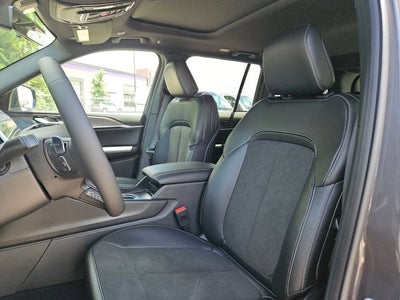 2026 Jeep Grand Cherokee Laredo Altitude