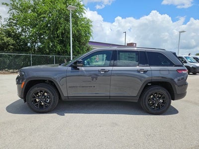 2026 Jeep Grand Cherokee Laredo Altitude