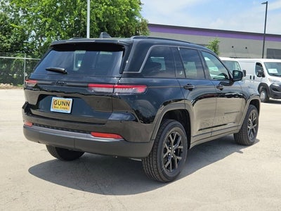2026 Jeep Grand Cherokee Laredo Altitude