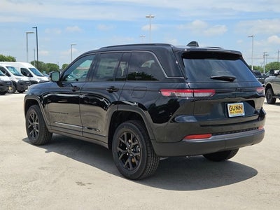 2026 Jeep Grand Cherokee Laredo Altitude