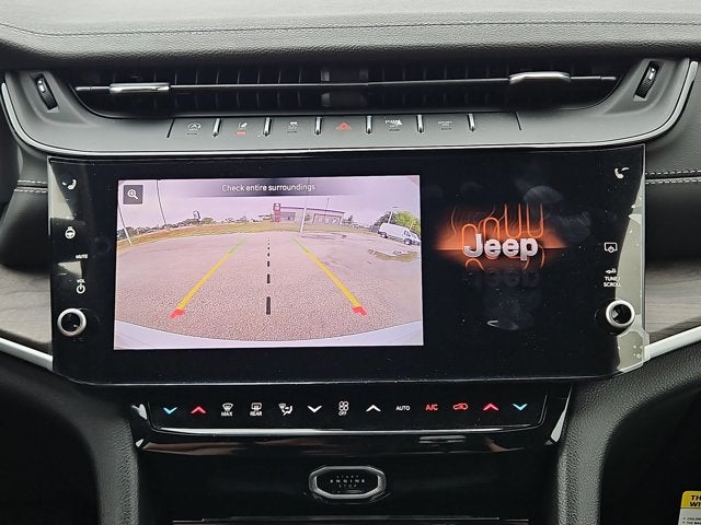 2026 Jeep Grand Cherokee Laredo Altitude