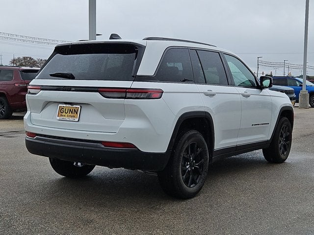 2026 Jeep Grand Cherokee Laredo Altitude