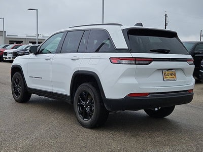2026 Jeep Grand Cherokee Laredo Altitude