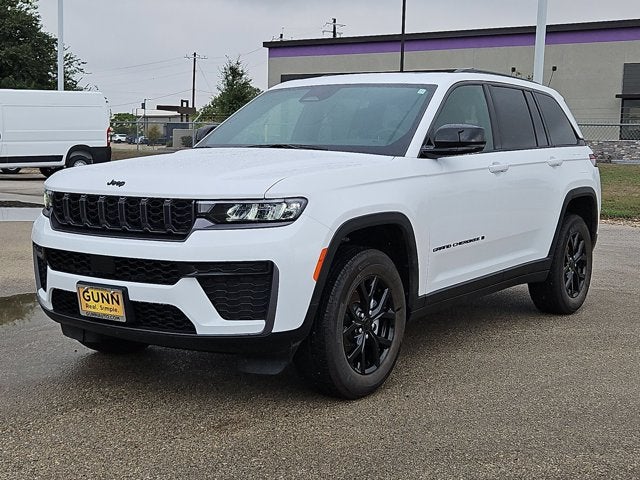 2026 Jeep Grand Cherokee Laredo Altitude