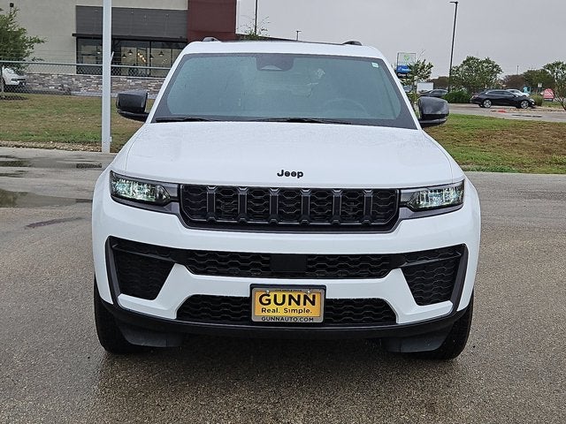 2026 Jeep Grand Cherokee Laredo Altitude