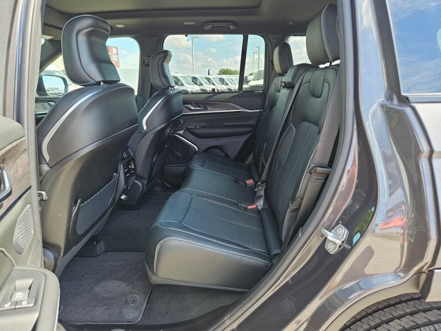 2025 Jeep Grand Cherokee Overland