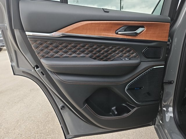 2027 Jeep Grand Cherokee Summit
