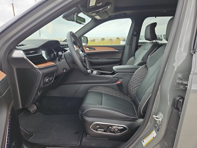 2027 Jeep Grand Cherokee Summit