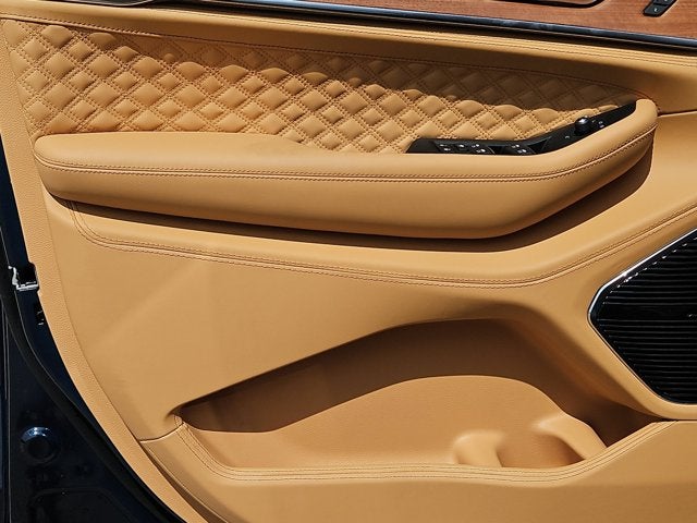 2027 Jeep Grand Cherokee Summit