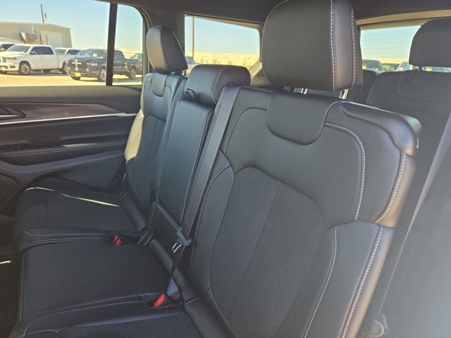 2026 Jeep Grand Cherokee L Laredo Altitude