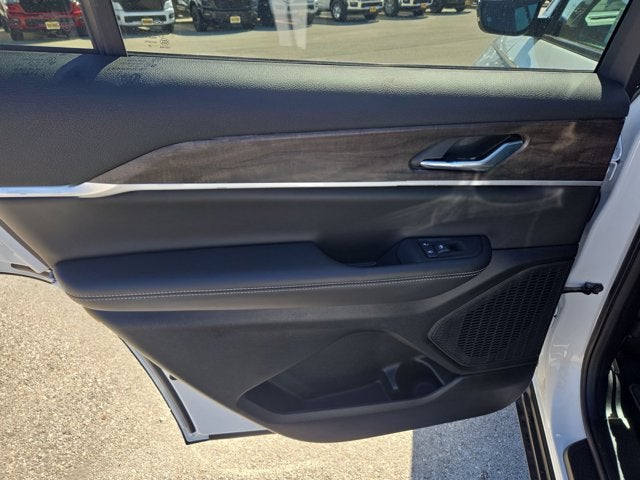 2026 Jeep Grand Cherokee L Laredo Altitude