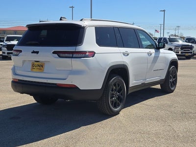 2026 Jeep Grand Cherokee L Laredo Altitude