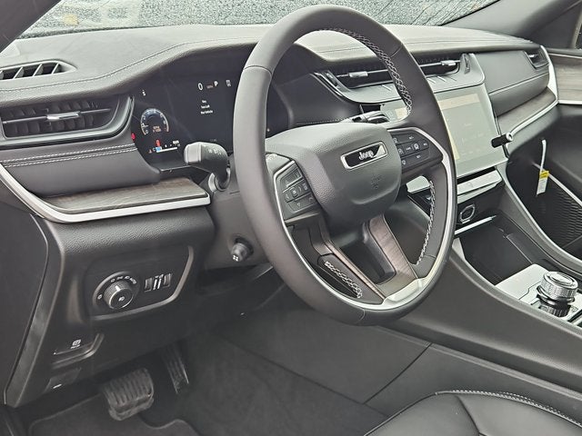 2027 Jeep Grand Cherokee L Limited Reserve