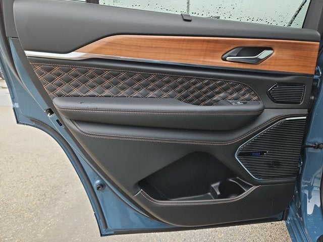 2027 Jeep Grand Cherokee L Summit
