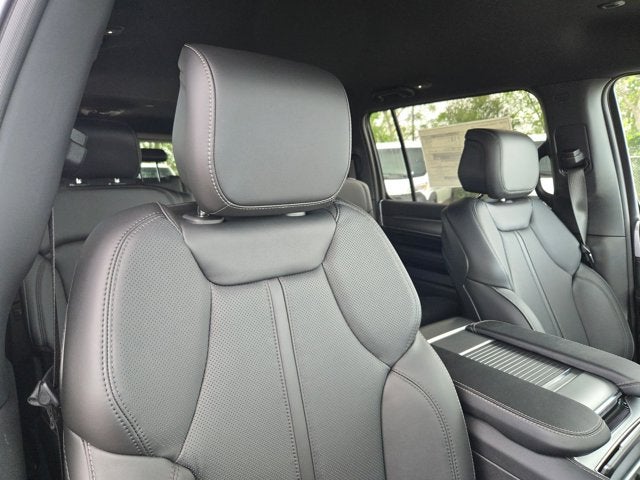 2026 Jeep Grand Wagoneer L 4x4