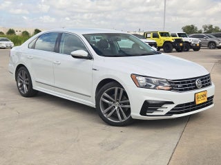 2017 Volkswagen Passat R-Line w/Comfort Pkg