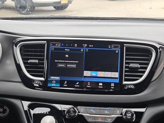 2026 Chrysler Voyager LX