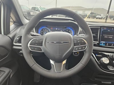 2026 Chrysler Voyager LX