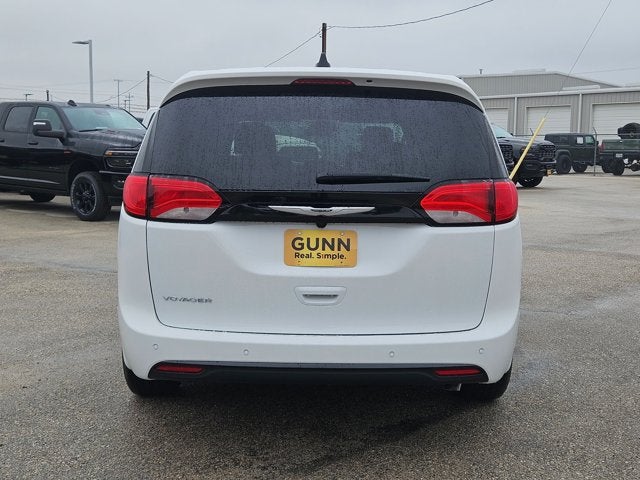 2026 Chrysler Voyager LX