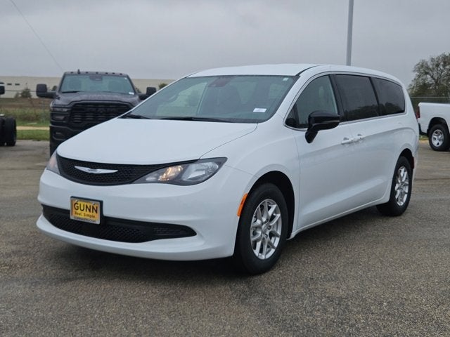 2026 Chrysler Voyager LX