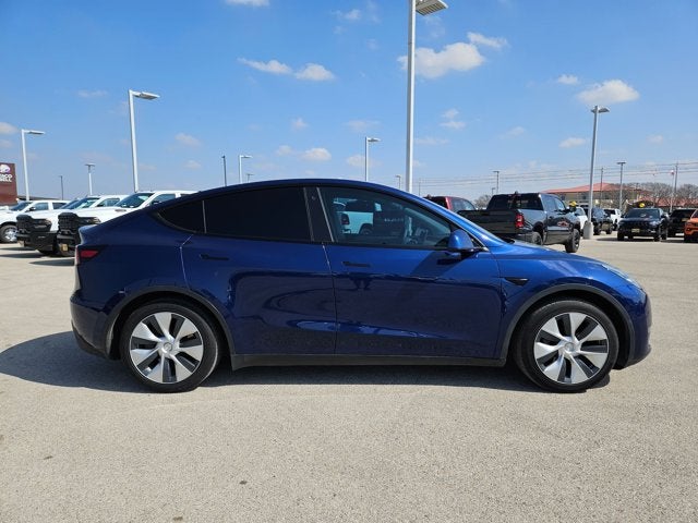 Used 2021 Tesla Model Y Long Range with VIN 5YJYGAEE5MF087524 for sale in Seguin, TX