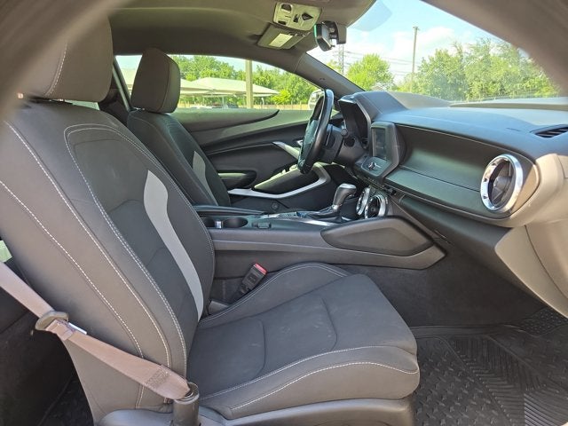 2017 Chevrolet Camaro 2dr Cpe 1LT