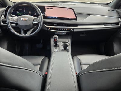 2025 Cadillac XT4 FWD 4dr Premium Luxury