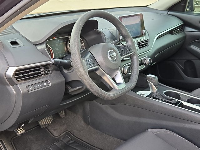2022 Nissan Altima 2.5 SV Sedan