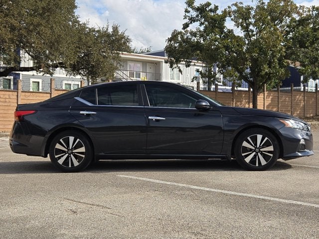 2022 Nissan Altima 2.5 SV Sedan