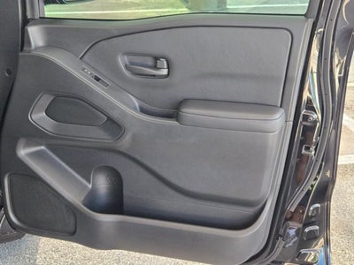 2023 Nissan Frontier Crew Cab 4x2 S Auto