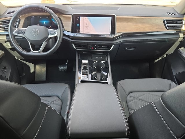 2025 Volkswagen Atlas 2.0T SE with Technology 4MOTION