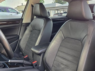 2015 Volkswagen Passat 4dr Sdn 1.8T Auto SEL Premium
