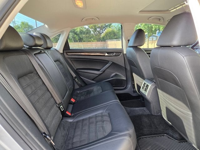 2015 Volkswagen Passat 4dr Sdn 1.8T Auto SEL Premium