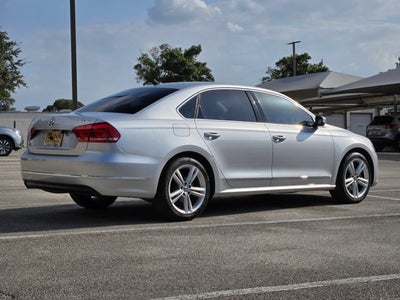 2015 Volkswagen Passat 4dr Sdn 1.8T Auto SEL Premium