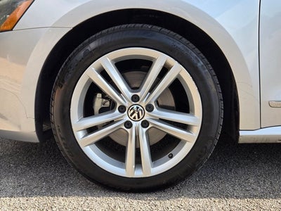 2015 Volkswagen Passat 4dr Sdn 1.8T Auto SEL Premium