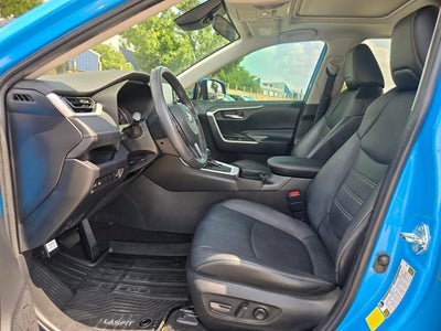 2021 Toyota RAV4 XLE Premium FWD