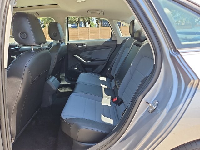 2025 Volkswagen Jetta SE Auto