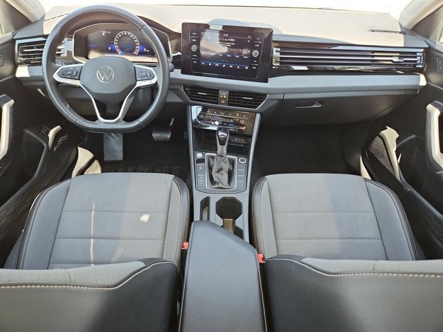 2025 Volkswagen Jetta SE Auto