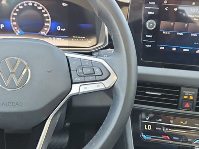 2025 Volkswagen Jetta SE Auto