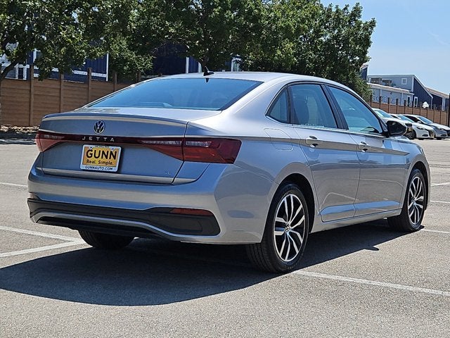 2025 Volkswagen Jetta SE Auto