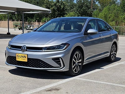 2025 Volkswagen Jetta SE Auto