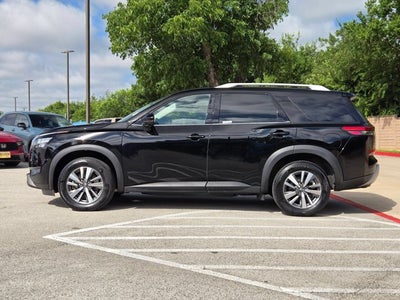 2025 Nissan Pathfinder SL 4WD