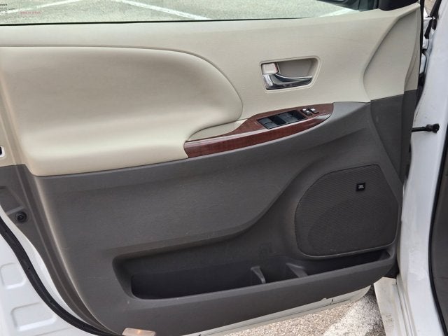 2013 Toyota Sienna XLE