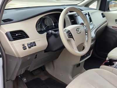 2013 Toyota Sienna XLE